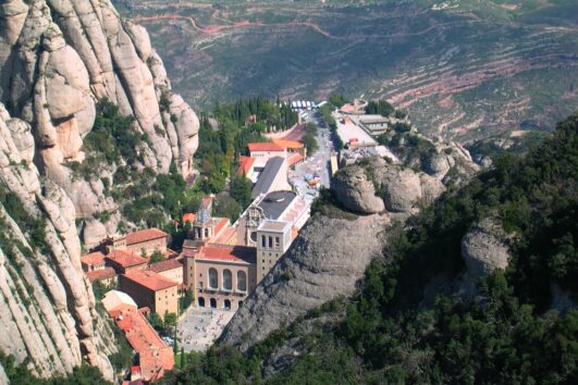 MONTSERRAT EXCURSION WITH MOUNTAIN HIKING