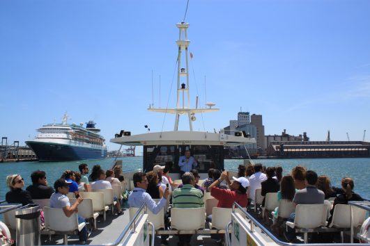 TECHNICAL TOUR OF THE PORT BY BOAT